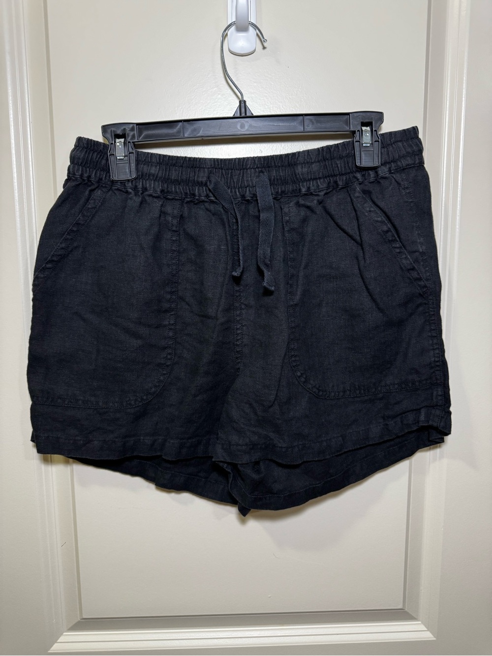 Quince Black Elastic-Waist Linen-Blend Athletic Shorts